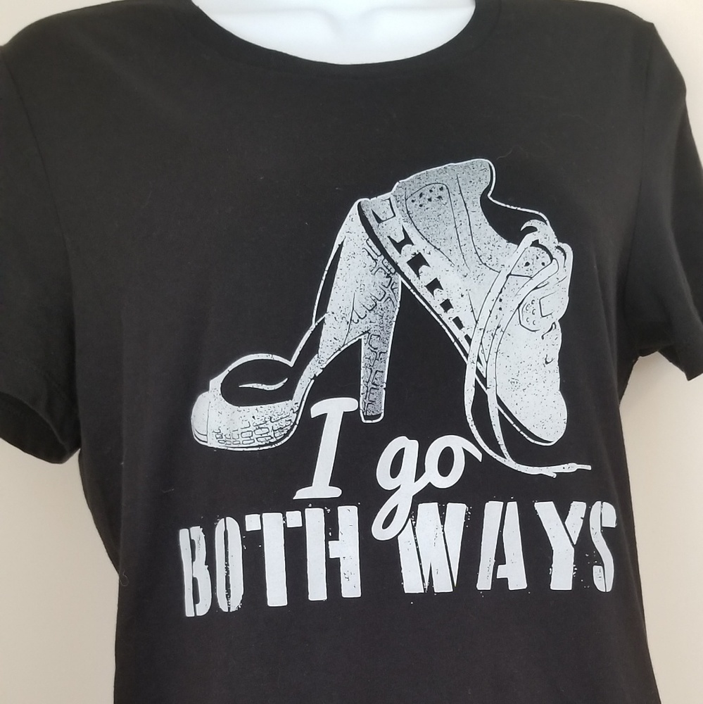 Graphic black t shirt sz M